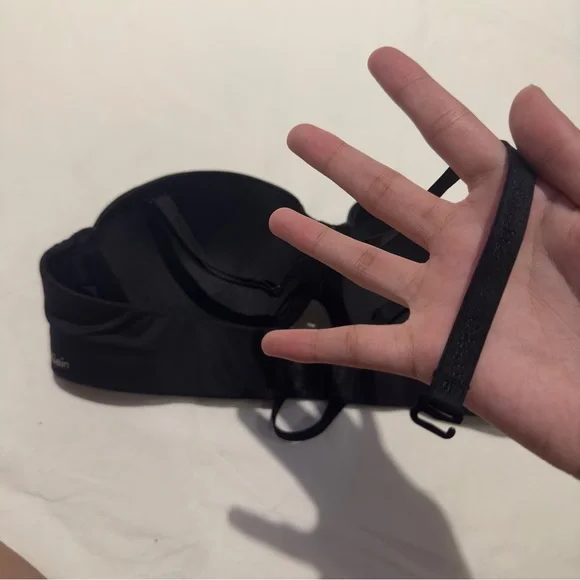 NWOT Calvin Klein Strapless Push Up Bra Detachable Straps Size 34A Black - Picture 11 of 14